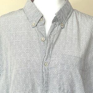 American Eagle-Men’s Classic Fit Button Down Shirt